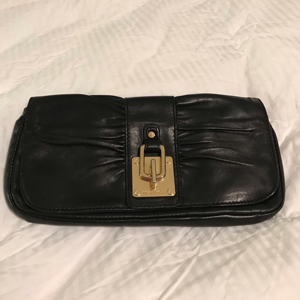 MICHAEL KORS CLUTCH